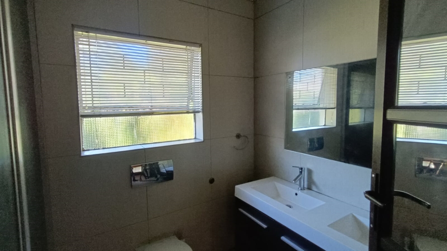 6 Bedroom Property for Sale in Bedworth Park Gauteng