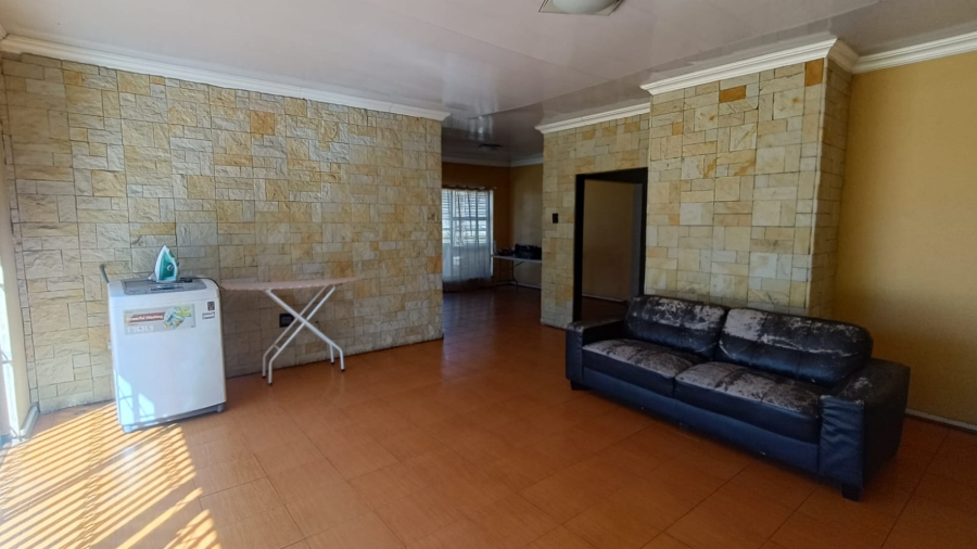 6 Bedroom Property for Sale in Bedworth Park Gauteng