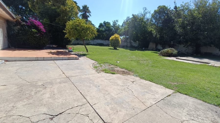 6 Bedroom Property for Sale in Bedworth Park Gauteng