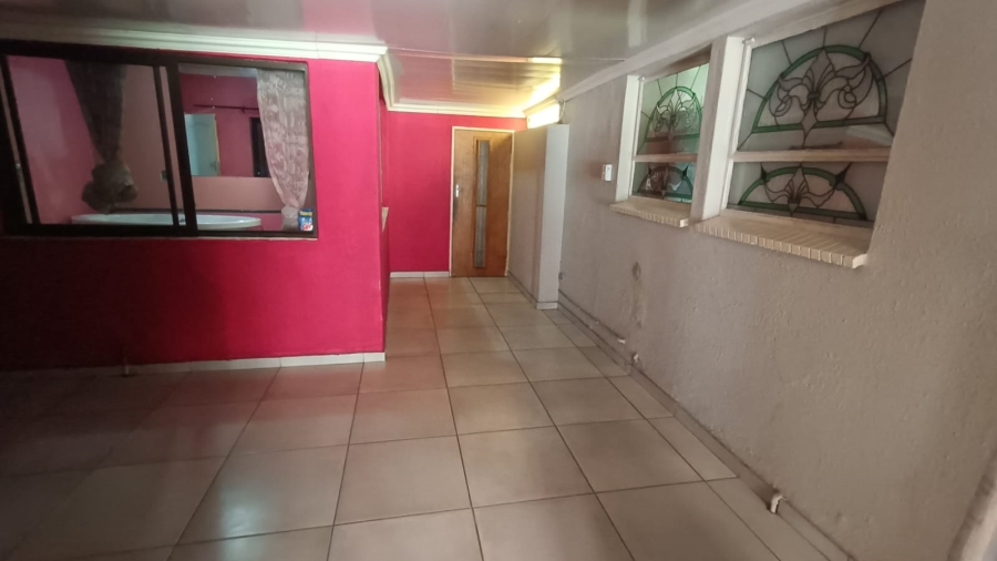 6 Bedroom Property for Sale in Bedworth Park Gauteng