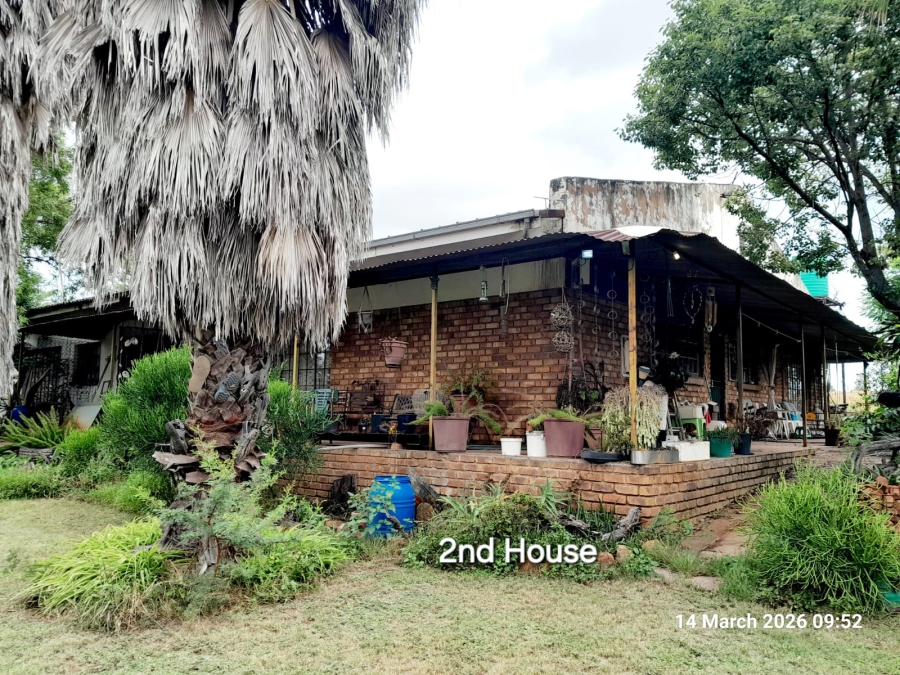 5 Bedroom Property for Sale in Pretoria North Gauteng