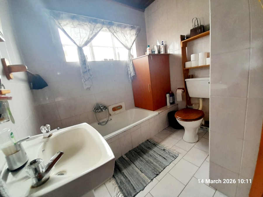 5 Bedroom Property for Sale in Pretoria North Gauteng