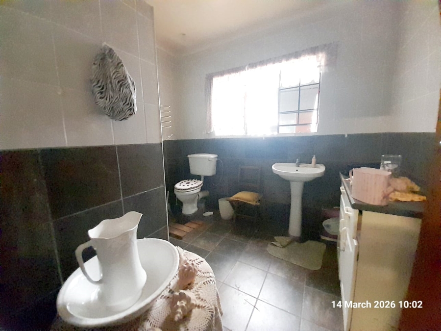 5 Bedroom Property for Sale in Pretoria North Gauteng