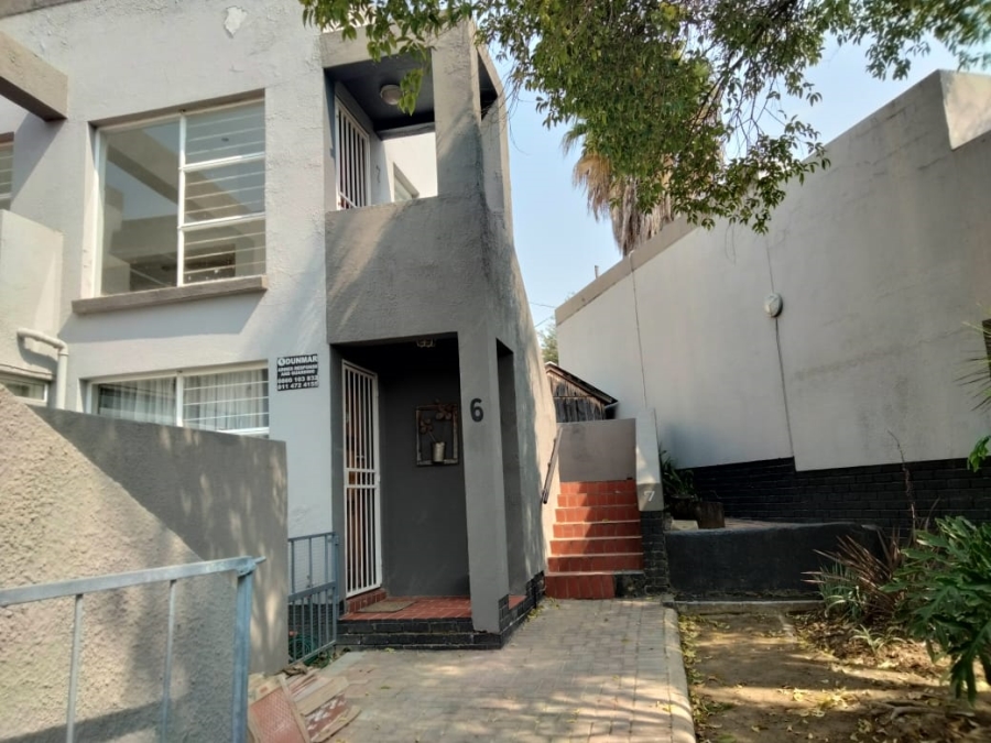 2 Bedroom Property for Sale in Radiokop Gauteng