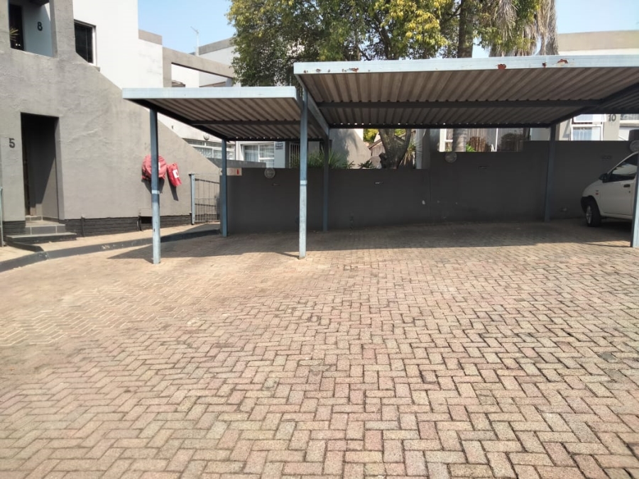 2 Bedroom Property for Sale in Radiokop Gauteng