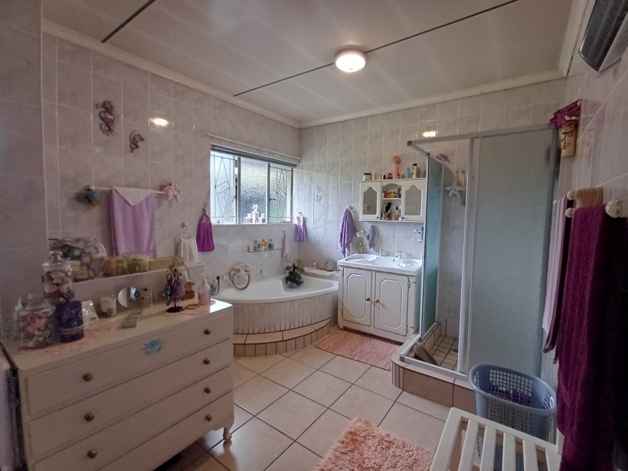 4 Bedroom Property for Sale in Vanderbijlpark SE 7 Gauteng