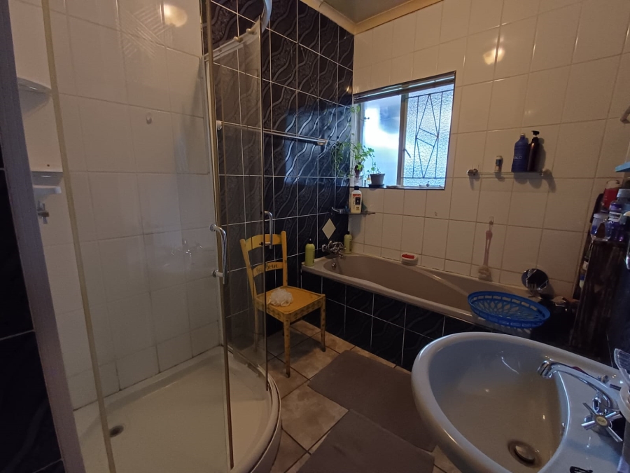 4 Bedroom Property for Sale in Vanderbijlpark SE 7 Gauteng