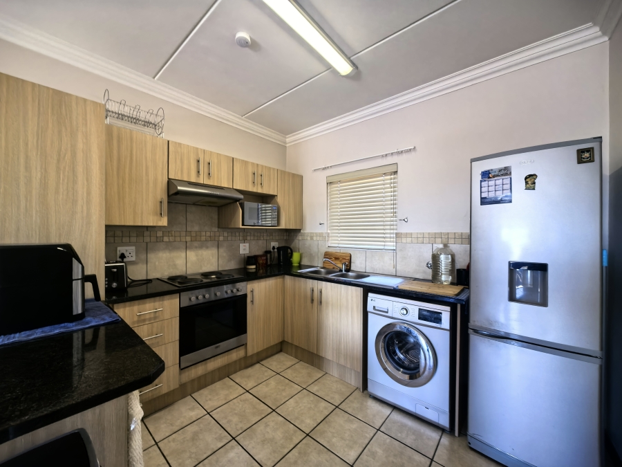 To Let 2 Bedroom Property for Rent in Olivedale Gauteng