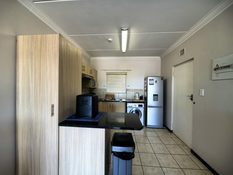 To Let 2 Bedroom Property for Rent in Olivedale Gauteng