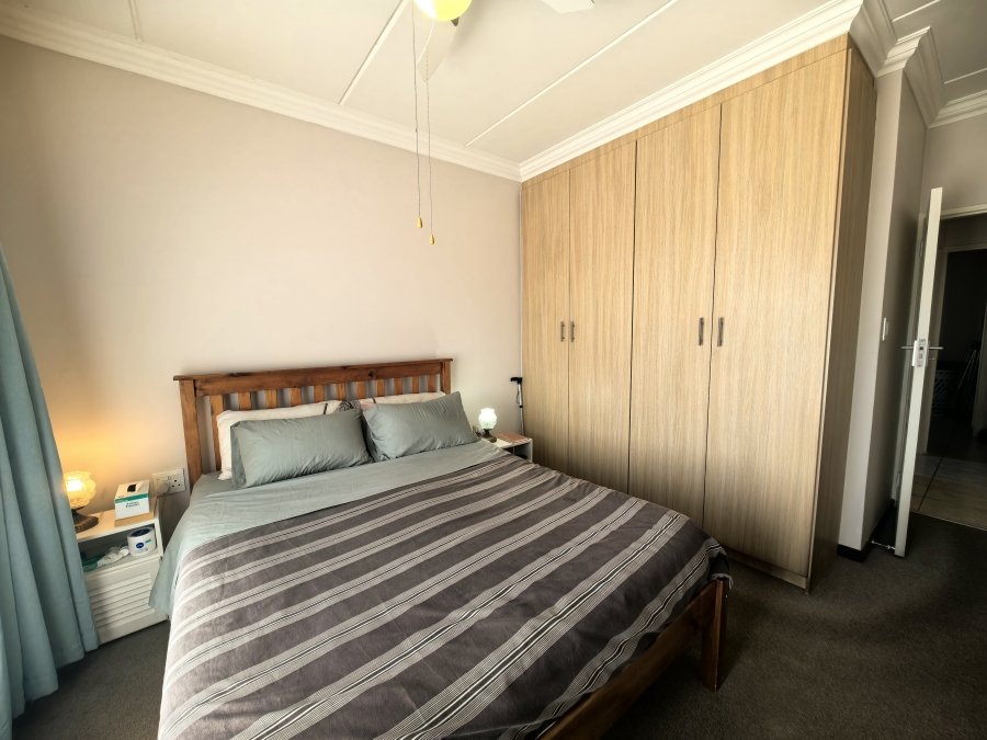 To Let 2 Bedroom Property for Rent in Olivedale Gauteng