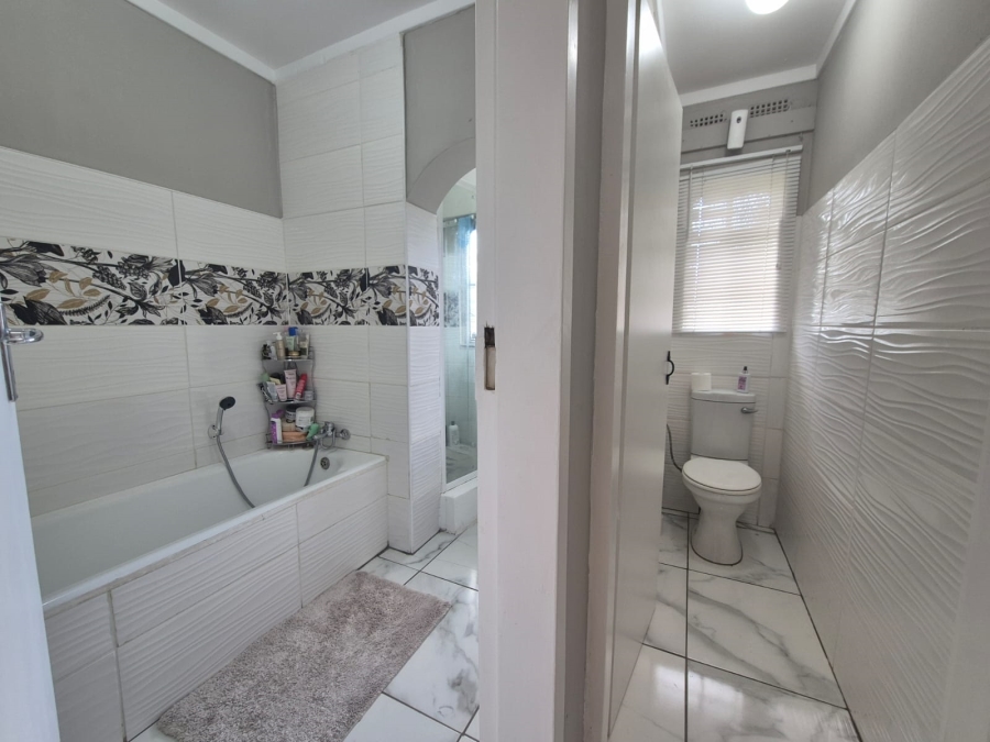 3 Bedroom Property for Sale in Vanderbijlpark SW 5 Gauteng