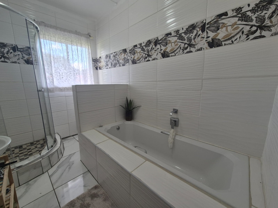 3 Bedroom Property for Sale in Vanderbijlpark SW 5 Gauteng