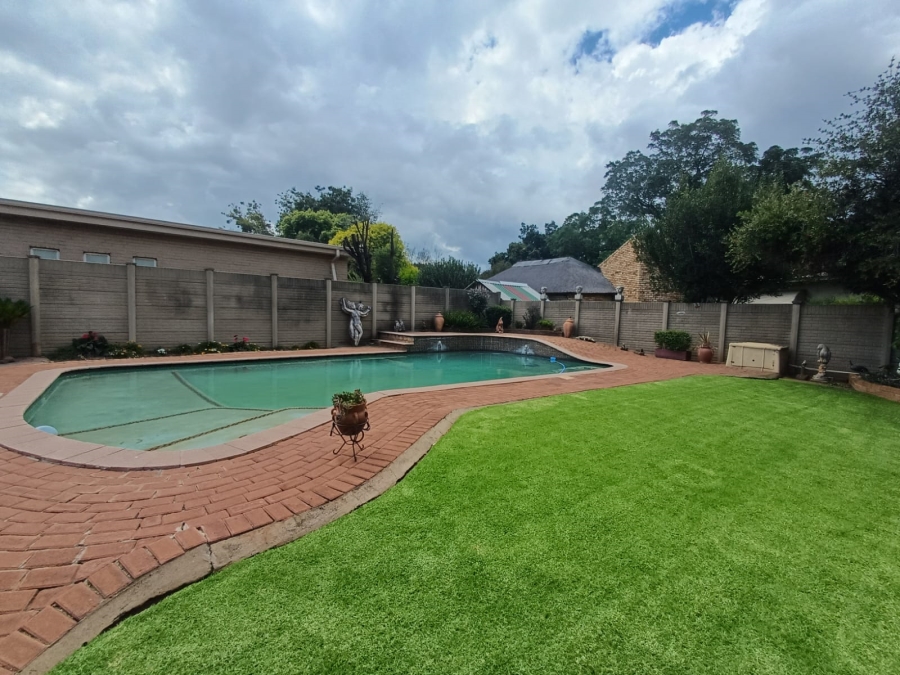 3 Bedroom Property for Sale in Vanderbijlpark SE 2 Gauteng