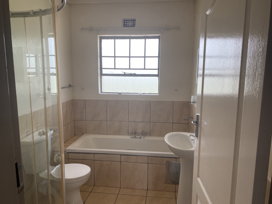 2 Bedroom Property for Sale in Ravenswood Gauteng