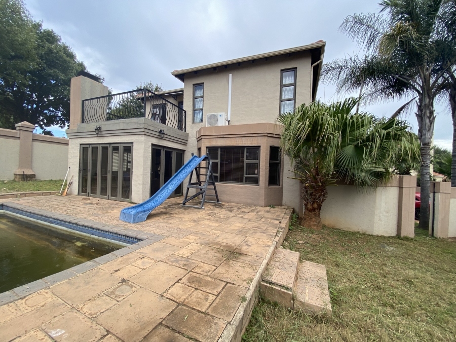 4 Bedroom Property for Sale in Glen Erasmia Gauteng