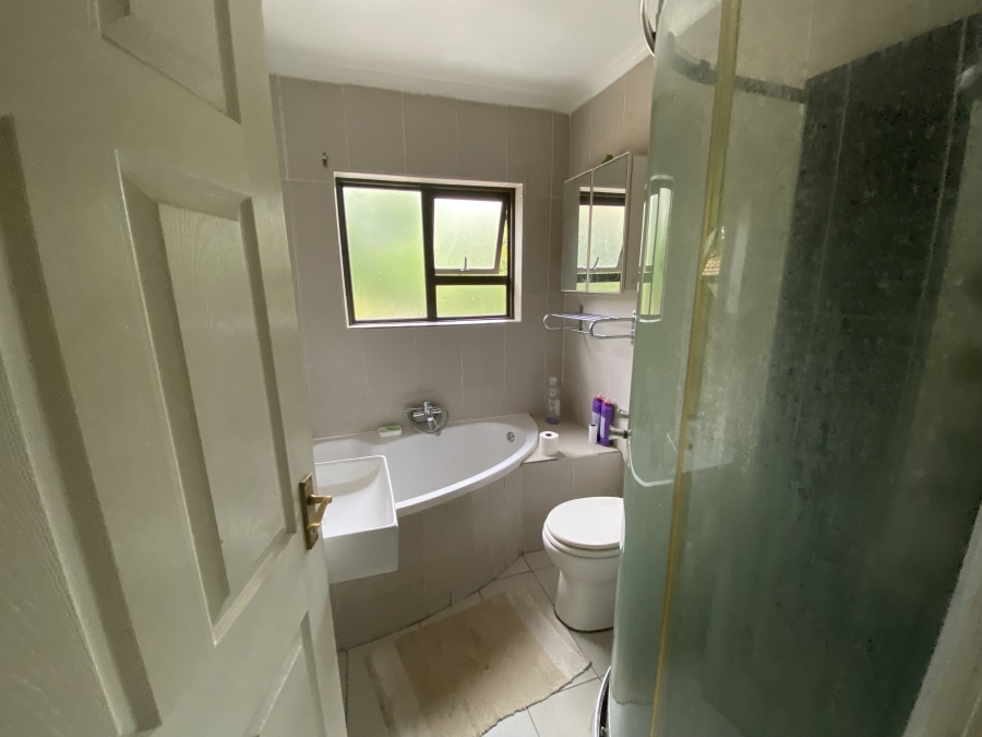 4 Bedroom Property for Sale in Glen Erasmia Gauteng