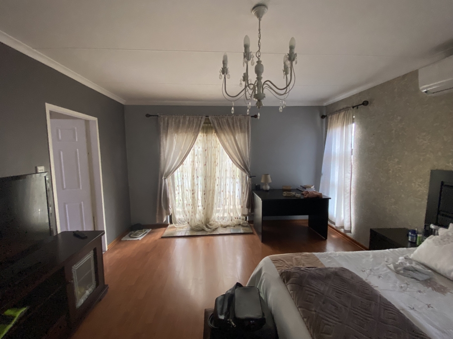 4 Bedroom Property for Sale in Glen Erasmia Gauteng