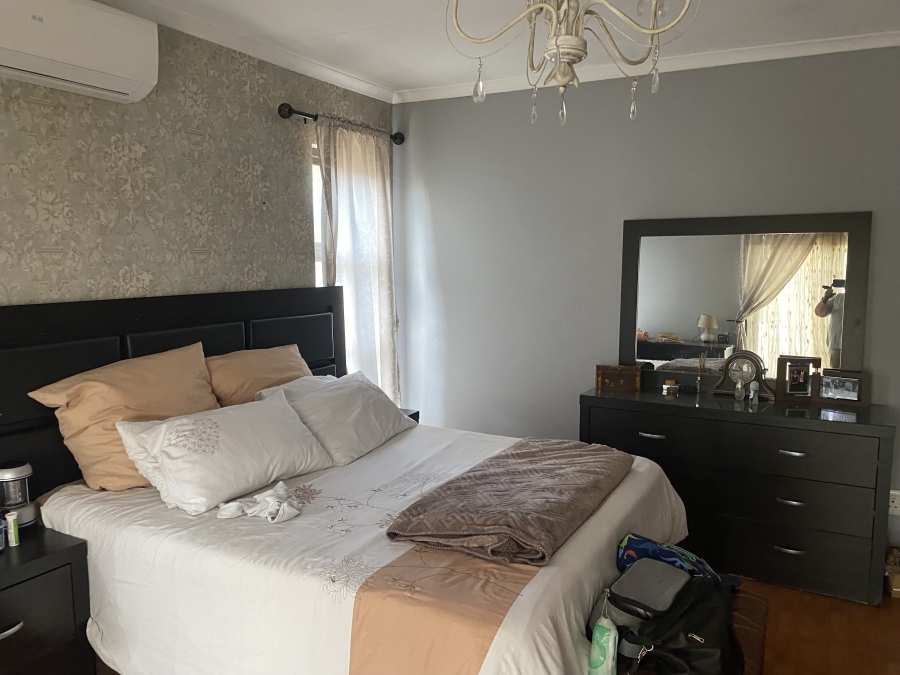 4 Bedroom Property for Sale in Glen Erasmia Gauteng