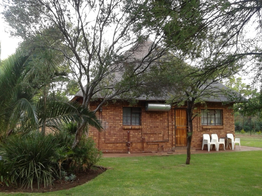 5 Bedroom Property for Sale in Hartebeeshoek Gauteng