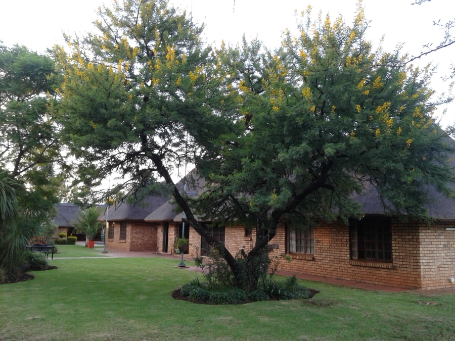 5 Bedroom Property for Sale in Hartebeeshoek Gauteng