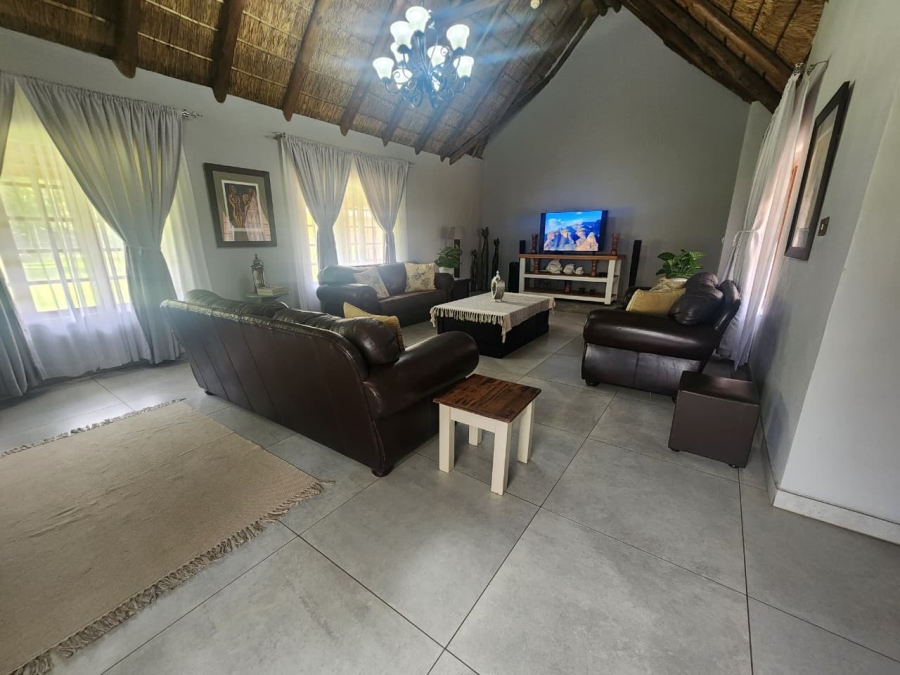 5 Bedroom Property for Sale in Hartebeeshoek Gauteng