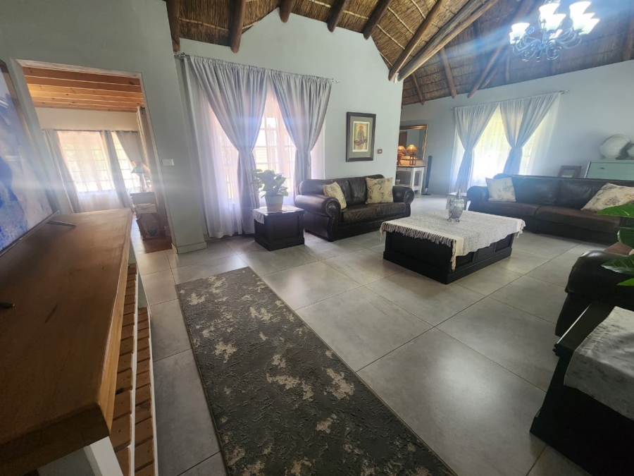 5 Bedroom Property for Sale in Hartebeeshoek Gauteng