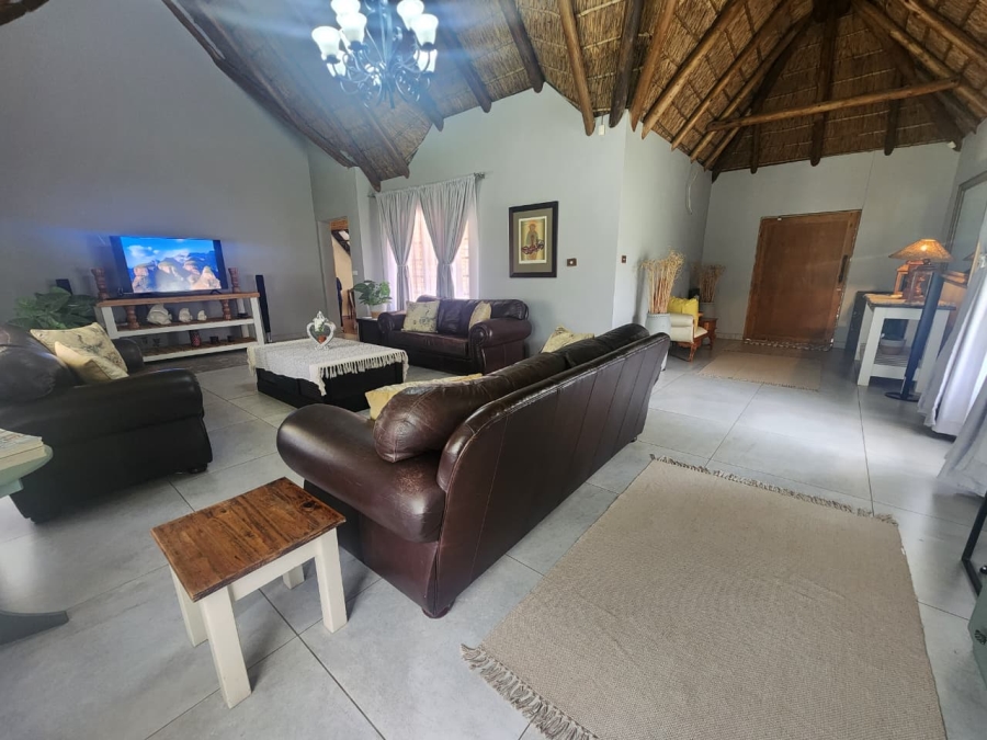 5 Bedroom Property for Sale in Hartebeeshoek Gauteng