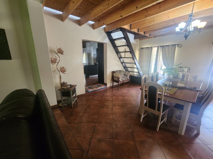 5 Bedroom Property for Sale in Hartebeeshoek Gauteng