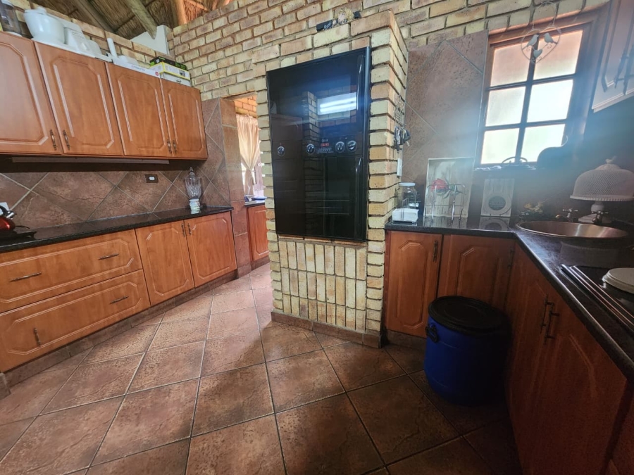 5 Bedroom Property for Sale in Hartebeeshoek Gauteng
