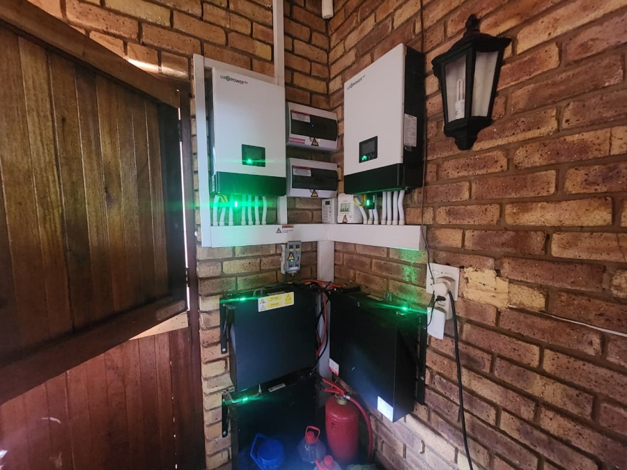 5 Bedroom Property for Sale in Hartebeeshoek Gauteng