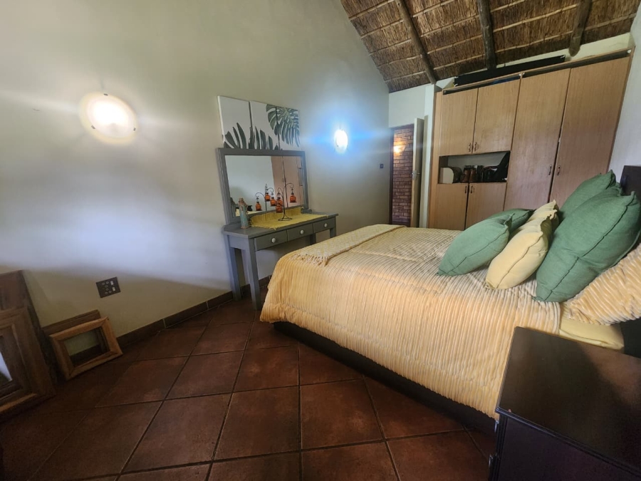 5 Bedroom Property for Sale in Hartebeeshoek Gauteng