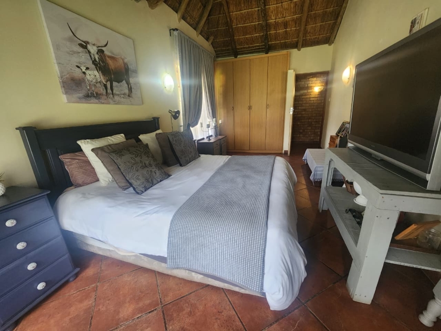 5 Bedroom Property for Sale in Hartebeeshoek Gauteng