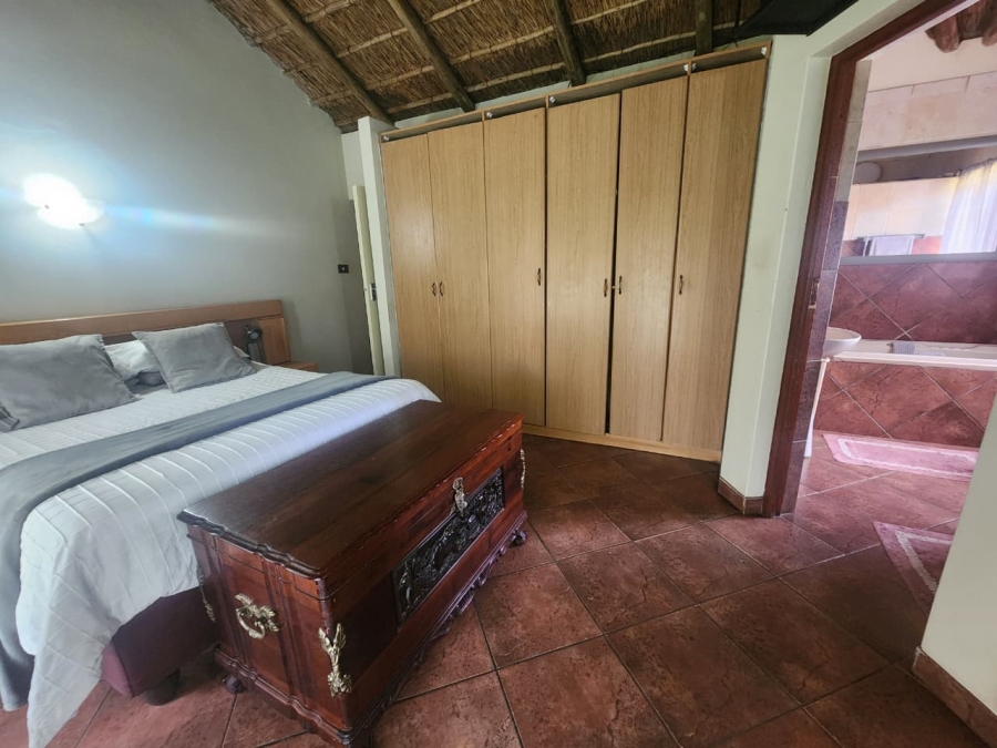 5 Bedroom Property for Sale in Hartebeeshoek Gauteng