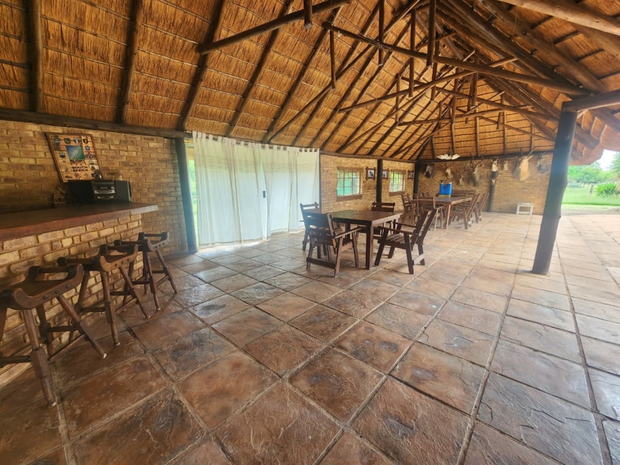 5 Bedroom Property for Sale in Hartebeeshoek Gauteng