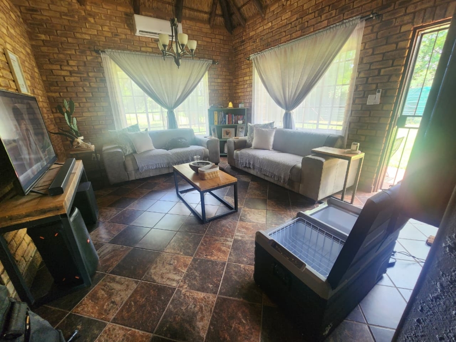 5 Bedroom Property for Sale in Hartebeeshoek Gauteng