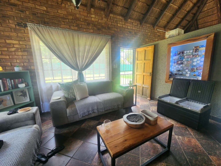 5 Bedroom Property for Sale in Hartebeeshoek Gauteng