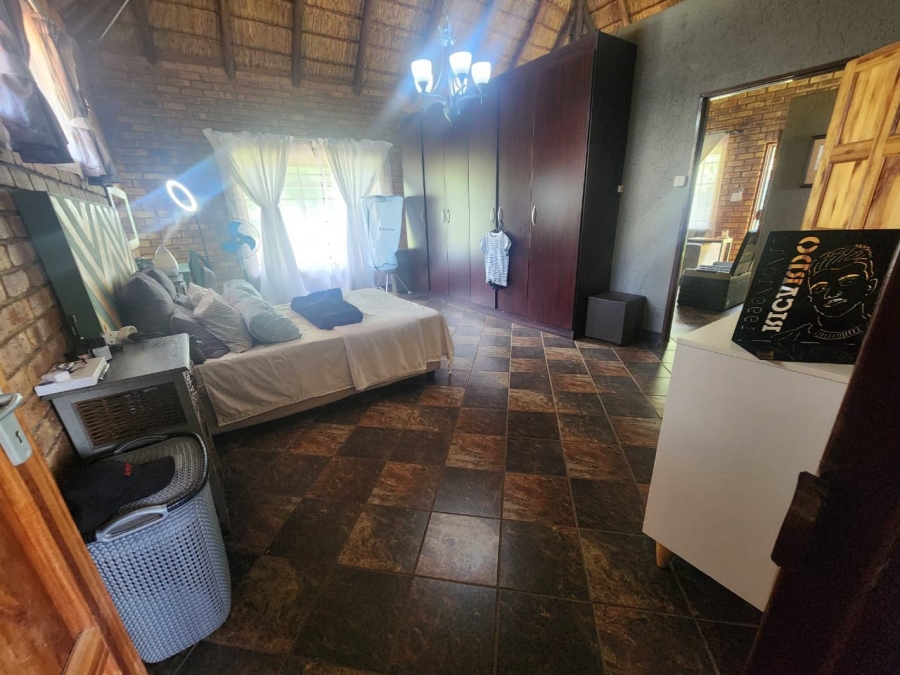 5 Bedroom Property for Sale in Hartebeeshoek Gauteng