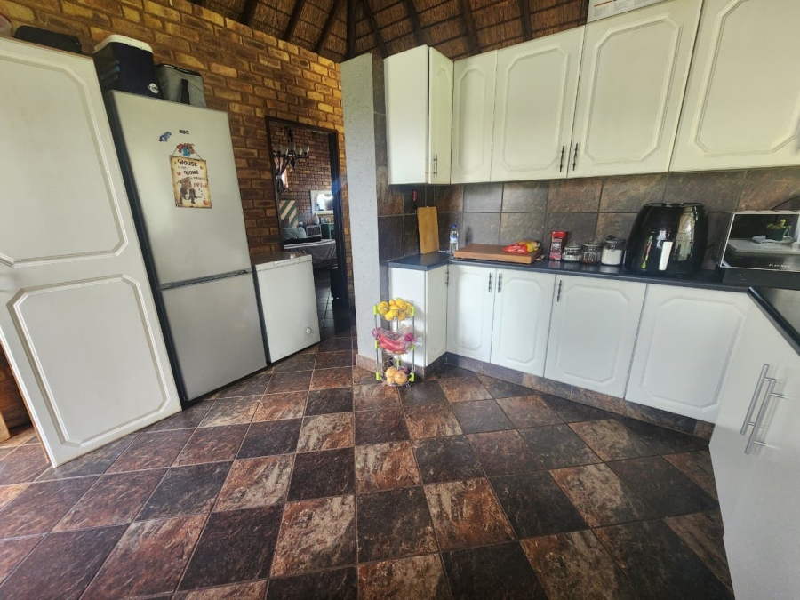 5 Bedroom Property for Sale in Hartebeeshoek Gauteng