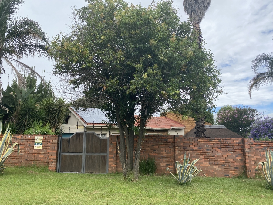3 Bedroom Property for Sale in Sunward Park Gauteng