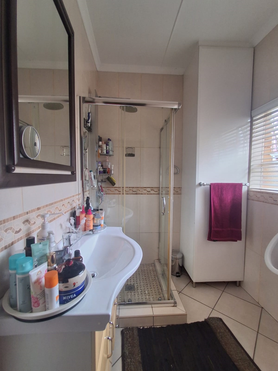 3 Bedroom Property for Sale in Rothdene Gauteng