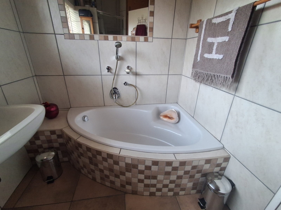 3 Bedroom Property for Sale in Rothdene Gauteng