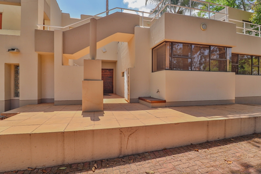 6 Bedroom Property for Sale in Sonneveld Gauteng