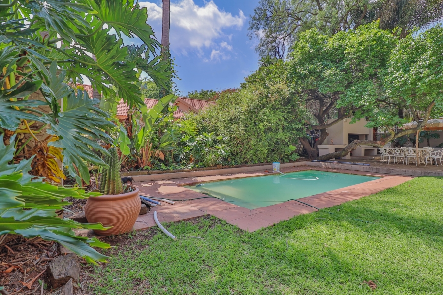 6 Bedroom Property for Sale in Sonneveld Gauteng