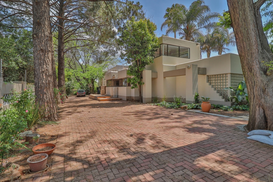 6 Bedroom Property for Sale in Sonneveld Gauteng