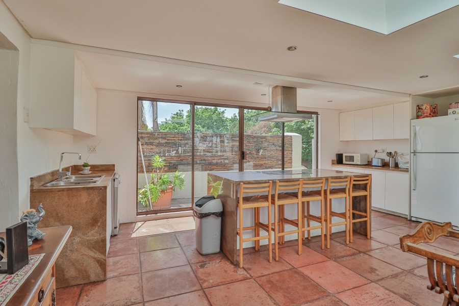 6 Bedroom Property for Sale in Sonneveld Gauteng