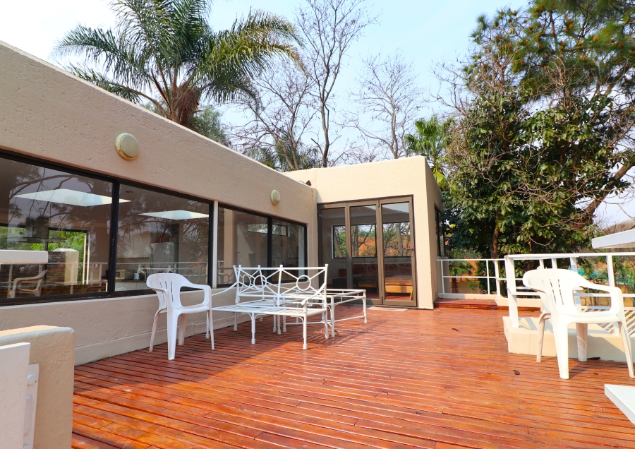 6 Bedroom Property for Sale in Sonneveld Gauteng