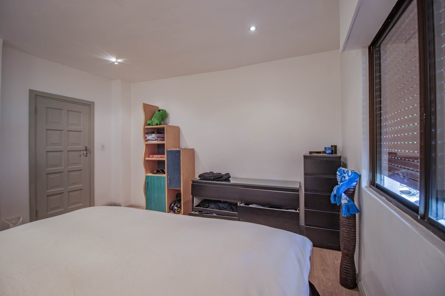 6 Bedroom Property for Sale in Sonneveld Gauteng