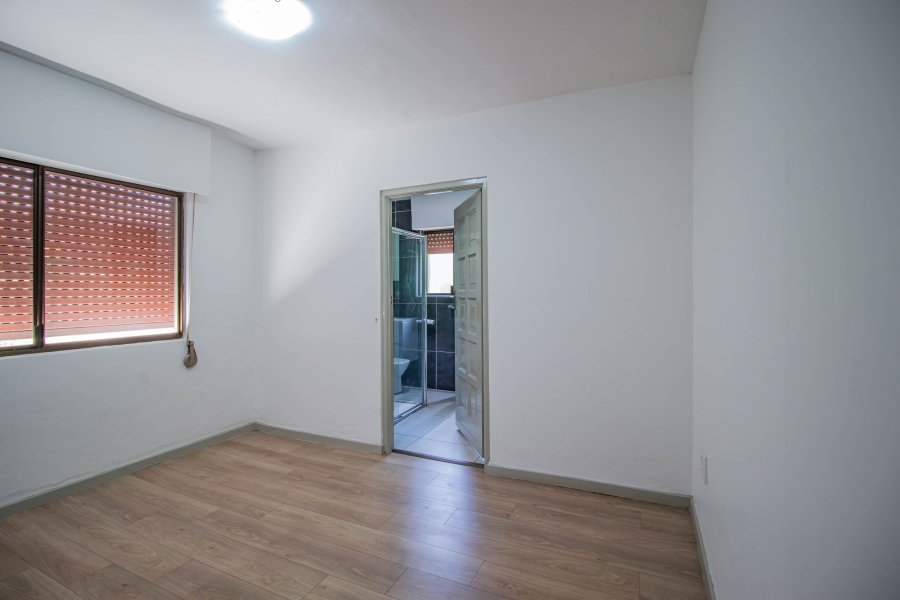 6 Bedroom Property for Sale in Sonneveld Gauteng