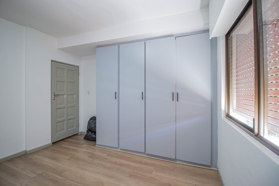 6 Bedroom Property for Sale in Sonneveld Gauteng