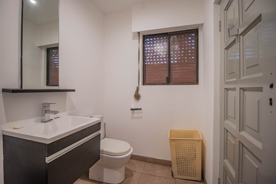 6 Bedroom Property for Sale in Sonneveld Gauteng